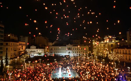 Δήμος Αθηναίων: Παραμονή Χριστουγέννων – Ο ουρανός γεμίζει φως και ευχές