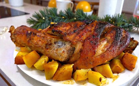 Ζουμερό χοιρινό λεμονάτο με πατάτες στον φούρνο  !!!