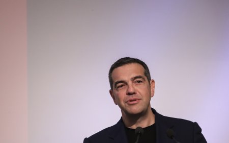 Τσίπρας σε φοιτητές: «Χρειάζεται σοκ δημοκρατίας και συμμετοχής – Αλλιώς το κενό θα το καλύψει η ακροδεξιά»