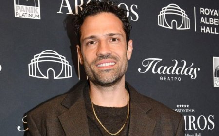 Ο Κωνσταντίνος Αργυρός αποκάλυψε το παρασκήνιο της ατάκας «Μάνα, ο γιος σου χορεύει ζεϊμπέκικο στο Royal Ambert Hall»