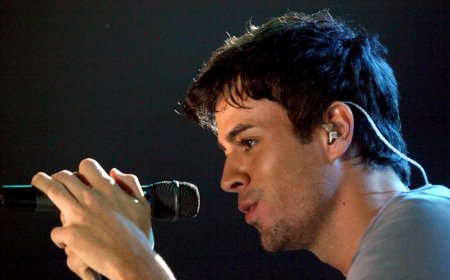 Ενρίκε Ιγκλέσιας και Άννα Κουρνίκοβα έγιναν ξανά γονείς – Η πρώτη φωτογραφία του νεογέννητου παιδιού τους