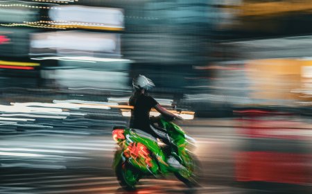 Τροχαίο Χαλάνδρι: Μηχανή συγκρούστηκε με ΙΧ, ένας νεκρός