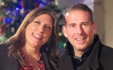 Ζωή Κωνσταντοπούλου και Διαμαντής Καραναστάσης σε χριστουγεννιάτικη διάθεση