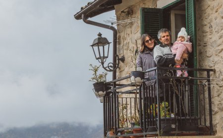 Ένα παιδί γεννιέται: Το ιταλικό χωριό που γιόρτασε το πρώτο μωρό έπειτα από 30 χρόνια