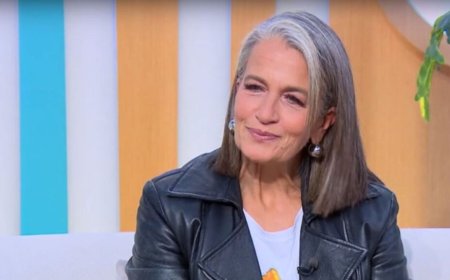 Λουκία Παπαδάκη: «Και η προβολή είναι μέρος της δουλειάς μας, αλλιώς θα το κάναμε στον καθρέφτη του σπιτιού μας»