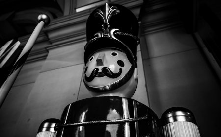 Εορταστικό ωράριο Πρωτοχρονιά 2025: Πώς θα λειτουργήσουν καταστήματα και σούπερ μάρκετ