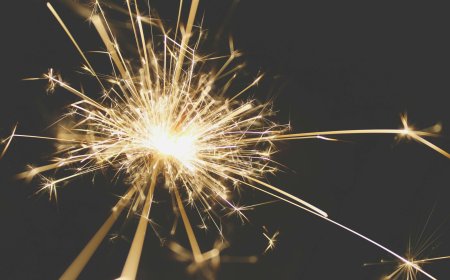 Η Περιφέρεια Αττικής φέρνει τη μαγεία της Πρωτοχρονιάς σε όλη την Αττική