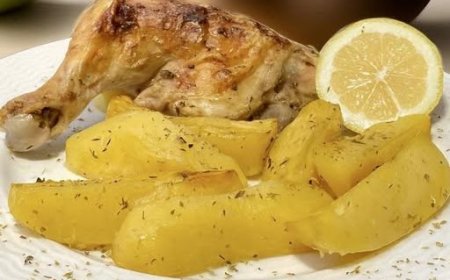 Κοτόπουλο ζουμερό στο Φούρνο με Πατάτες !!!