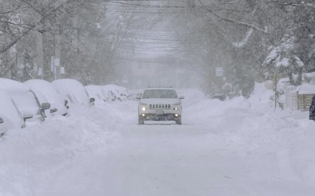 Χιόνι στην Καλιφόρνια: SUV «κρεμάστηκε» σε παγωμένο γκρεμό στη λίμνη Τάχο