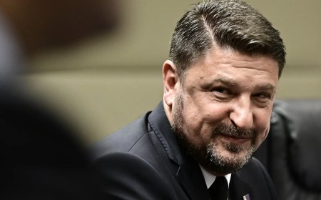 Χαρδαλιάς: Σαρωτικοί έλεγχοι στην αγορά της Αττικής – 12 τόνοι ακατάλληλων προϊόντων