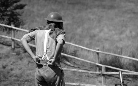 Τα κρητικά κάλαντα του μετώπου: Όταν η Πρωτοχρονιά αντηχούσε μέσα στα χαρακώματα