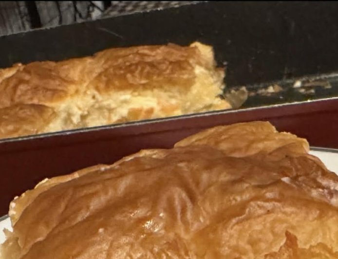 Απολαυστική κρεμώδες τυρόπιτα με μπεσαμέλ !!!