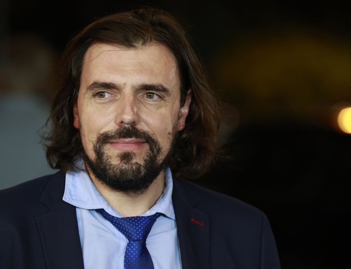 Πέτρος Παππάς – Άδωνις Γεωργιάδης: Σε δεινή θέση το ΠΑΣΟΚ μετά τον έπαινο προς τον υπουργό