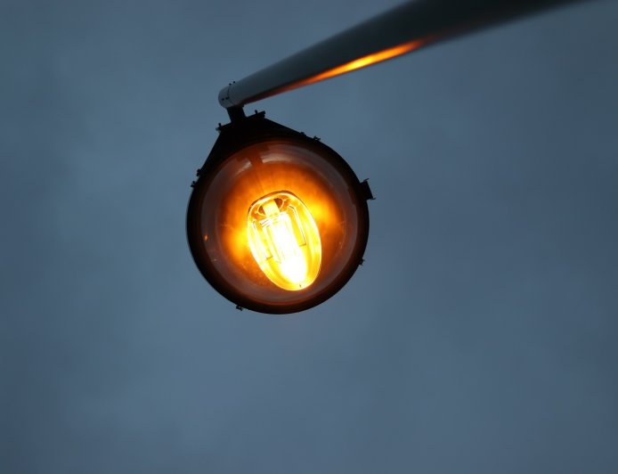 Ντελιβεράς χτυπά ηλικιωμένη: Βίντεο σοκ από τη Ρωσία