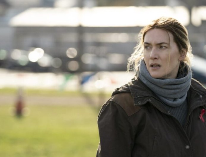 Οι σειρές που μπορεί να σου ξέφυγαν φέτος – και τώρα αξίζουν μια θέση στη watchlist σου