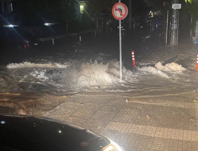 Γιατί τα φρεάτια στην Αττική «εκτόξευαν» νερό