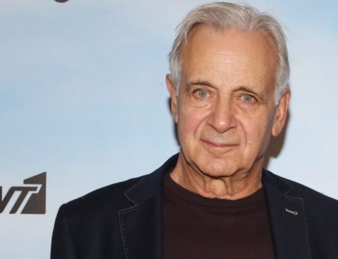 Αλέξανδρος Αντωνόπουλος: «Αυτή ήταν ίσως η μία τρυφερή στιγμή μεταξύ μας, μετά τα χαλάσαμε οριστικά και αμετάκλητα»