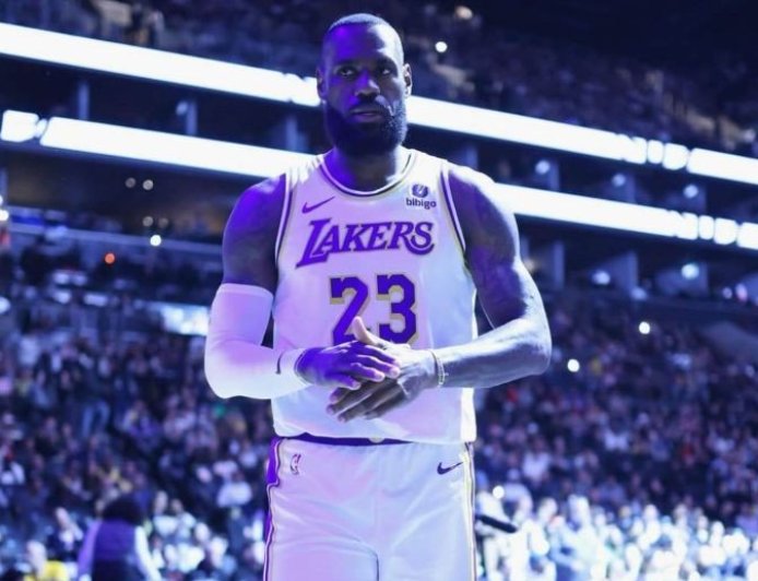 Λεμπρόν Τζέιμς NBA: Έγινε ο δεύτερος παίκτης με τις περισσότερες νίκες σε κανονική περίοδο