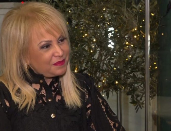 Τέτα Καμπουρέλη: «Με τον πρώην σύζυγό μου δεν έχουμε σχέση, δεν μιλάμε και, να σου πω την αλήθεια, δεν χρειάζεται κιόλας»