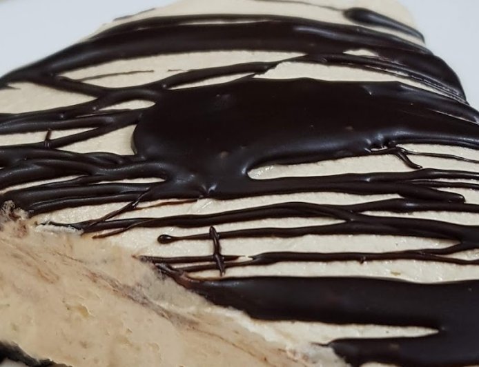 Εύκολο γλυκό για τους λάτρεις του φυστικοβούτυρου και του cheesecake!!!