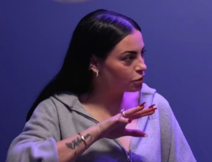 Δήμητρα Αλεξανδράκη: «Έχω κάνει κάτι με τον Σπαλιάρα χωρίς να το ξέρετε, είχε κρυφές χάρες και υπέκυψα»