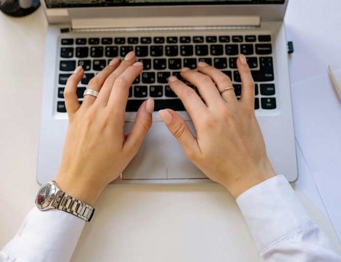 ChatGPT: Γυναίκα ζήτησε από την πλατφόρμα τα ονόματα όλων των ανθρώπων στον πλανήτη