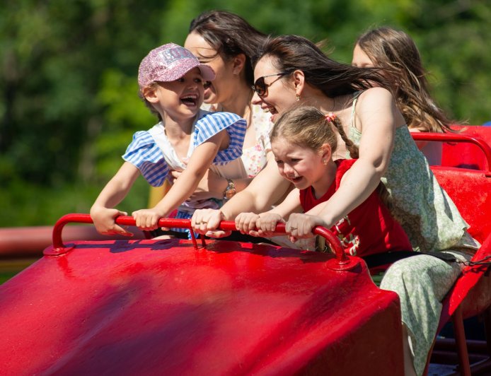 Προϋπολογισμός 2026 τρίτεκνοι: Τι κερδίζουν οι οικογένειες που περιμένουν τρίτο παιδί