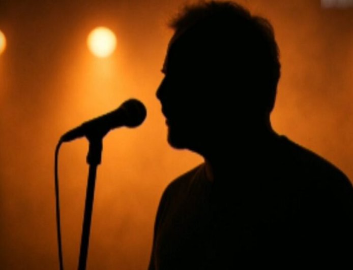 Γιώργος Λιάγκας: «Θα καταγγείλει ασέλγεια στο καμαρίνι του τραγουδιστή σε διάστημα που προσδιορίζεται περίπου έξι μήνες νωρίτερα από τώρα»