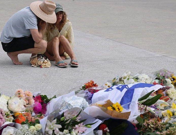 Ο ήρωας της Αυστραλίας: Κύμα δωρεών για τον πολίτη που ακινητοποίησε τον ένοπλο