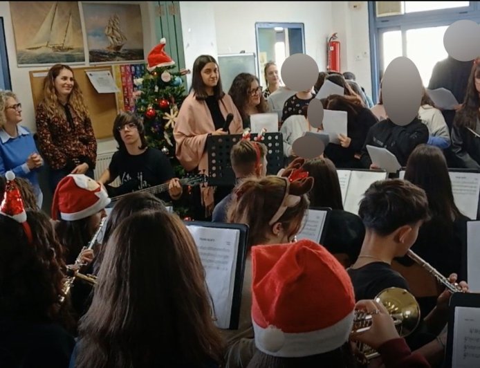 Κομοτηνή: Ένα «Xmas Magic Bus», το «Last Christmas» του George Michael, και η σύμπραξη του Μουσικού Σχολείου με δύο Ειδικά Σχολεία