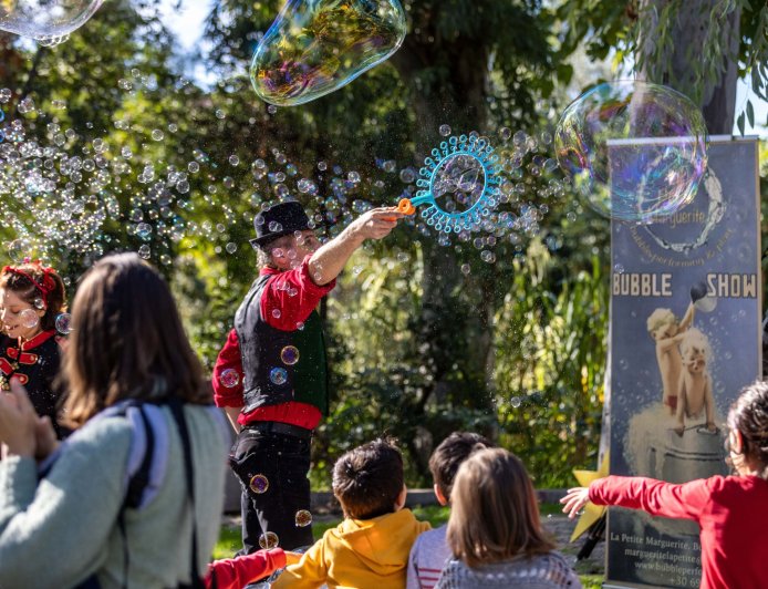 Η Αθήνα αποκτά τη δική της Χριστουγεννιάτικη Αγορά στην πλατεία Κοτζιά