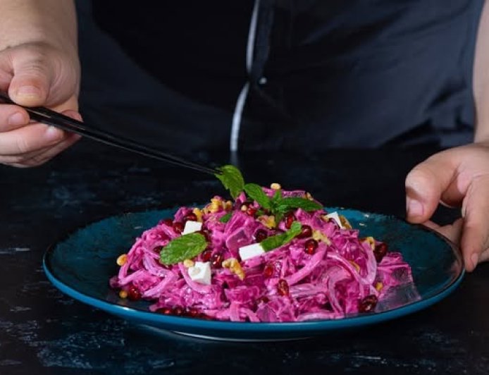 Αυτή η Γιορτινή Σαλάτα με παντζάρι και καρύδια είναι μοναδική!!!