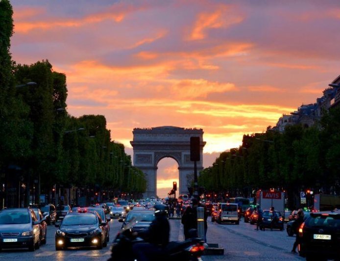 Γαλλία: Αδιέξοδο στον προϋπολογισμό 2026 – Πλήγμα για την κυβέρνηση Λεκορνί