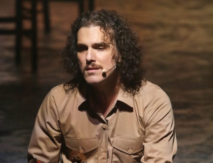 Αιμιλιανός Σταματάκης: «Δεν προσπαθώ να μιμηθώ τον Ξυλούρη αλλά να εκφράσω την ιδέα του τι ήταν»