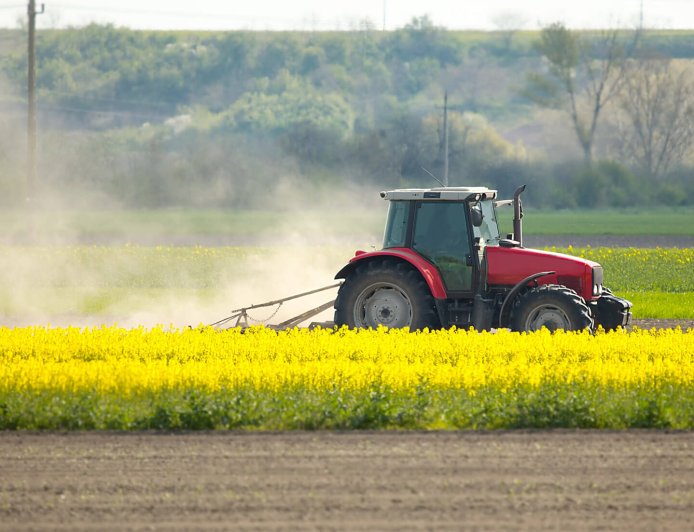 ΥΠΑΑΤ: 260 εκατ. € για Σχέδια Βελτίωσης – Προδημοσίευση τριών παρεμβάσεων για ανταγωνιστικότητα, νερό και ενέργεια