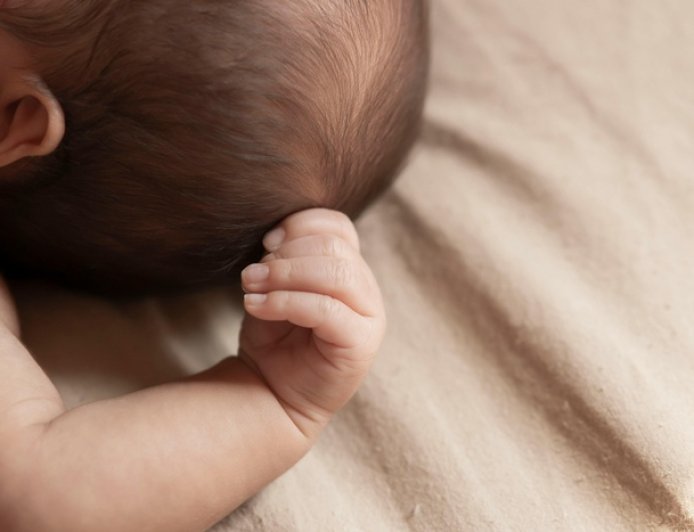 Νεκρό βρέφος 5 μηνών: «Ξυπνήσαμε και τη βρήκαμε παγωμένη»