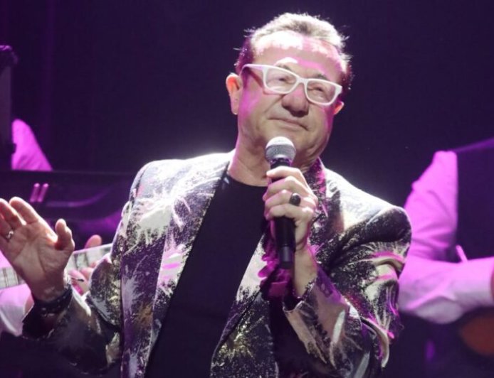 Στο νοσοκομείο ο Λευτέρης Πανταζής: «Νομίζουμε ότι είμαστε Σούπερμαν, αλλά δεν είναι πάντα έτσι»