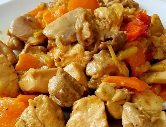 Εύκολη και γρήγορη τηγανιά κοτόπουλου και πολύχρωμες πιπεριές!!!