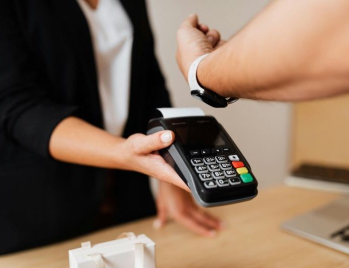 IRIS όριο συναλλαγών: Αλλάζει το ημερήσιο μέγεθος μεταφοράς χρημάτων