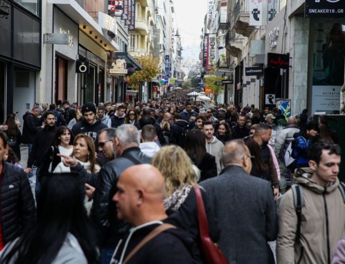 Ωράριο καταστημάτων παραμονή Χριστουγέννων 2025: Μέχρι πότε θα λειτουργήσουν σούπερ μάρκετ, μαγαζιά και εμπορικά