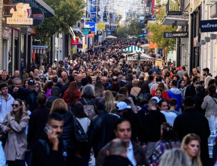 Προϋπολογισμός 2026: Με αυξήσεις και φοροελαφρύνσεις για μισθωτούς και οικογένειες έρχεται η νέα χρονιά