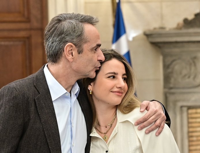 Κάλαντα στον Μητσοτάκη: Ποιοι πήγαν στο Μέγαρο Μαξίμου