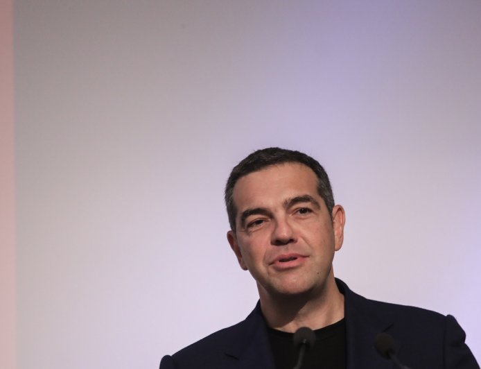 Τσίπρας σε φοιτητές: «Χρειάζεται σοκ δημοκρατίας και συμμετοχής – Αλλιώς το κενό θα το καλύψει η ακροδεξιά»