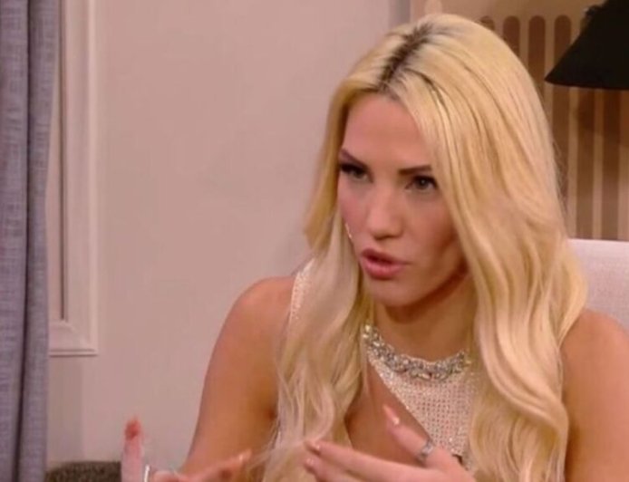 Σάσα Μπάστα για το τροχαίο του αδελφού της: «Ήμουν όλη μέρα με ένα κομποσκοίνι, έχασα 13 κιλά σε έναν μήνα»