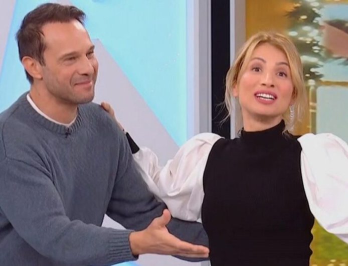 Ο Μέμος Μπεγνής «αιφνιδίασε» τη Μαρία Ηλιάκη κατά την είσοδό του: «Κυρία Ηλιάκη…» – «Ε, όχι και κυρία Ηλιάκη»