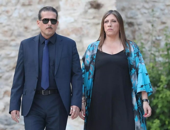 Κωνσταντοπούλου – Καραναστάσης: Οι φωτογραφίες από το χριστουγεννιάτικο δείπνο