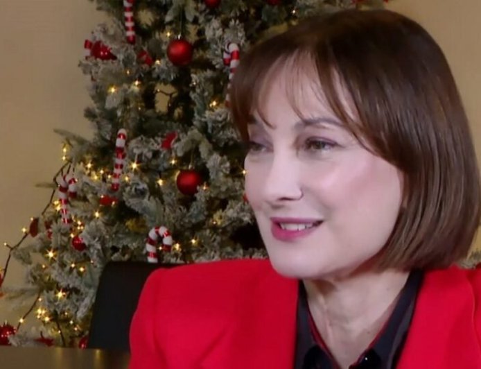 Έλενα Κουντουρά: «Με τον σύζυγό μου γνωριζόμασταν από παιδιά, αν δεν ήταν εκείνος δε θα μπορούσα να κάνω όσα έκανα»