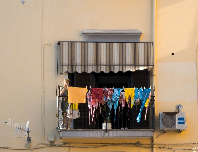 Αίγιο: Δήθεν τεχνικοί του ΔΕΔΔΗΕ ζητούσαν από τα θύματα να βγάλουν σε λεκάνες μέχρι και μπαταρίες ή τηλεκοντρόλ