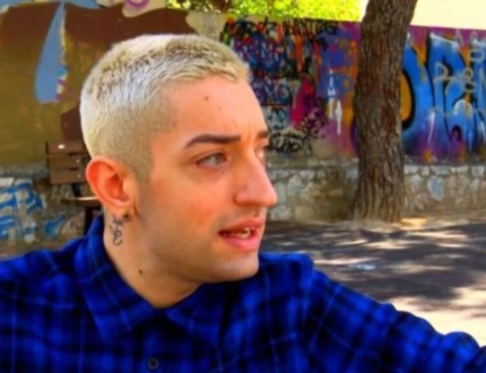 Γιάννης Κατινάκης: «Κλεινόμουν, φοβόμουν, κρυβόμουν, υπέμενα και τώρα κάνω ψυχοθεραπεία»