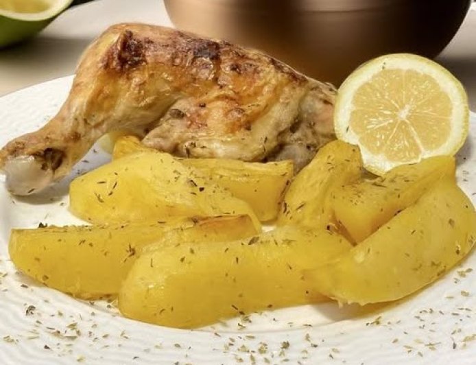 Κοτόπουλο ζουμερό στο Φούρνο με Πατάτες !!!